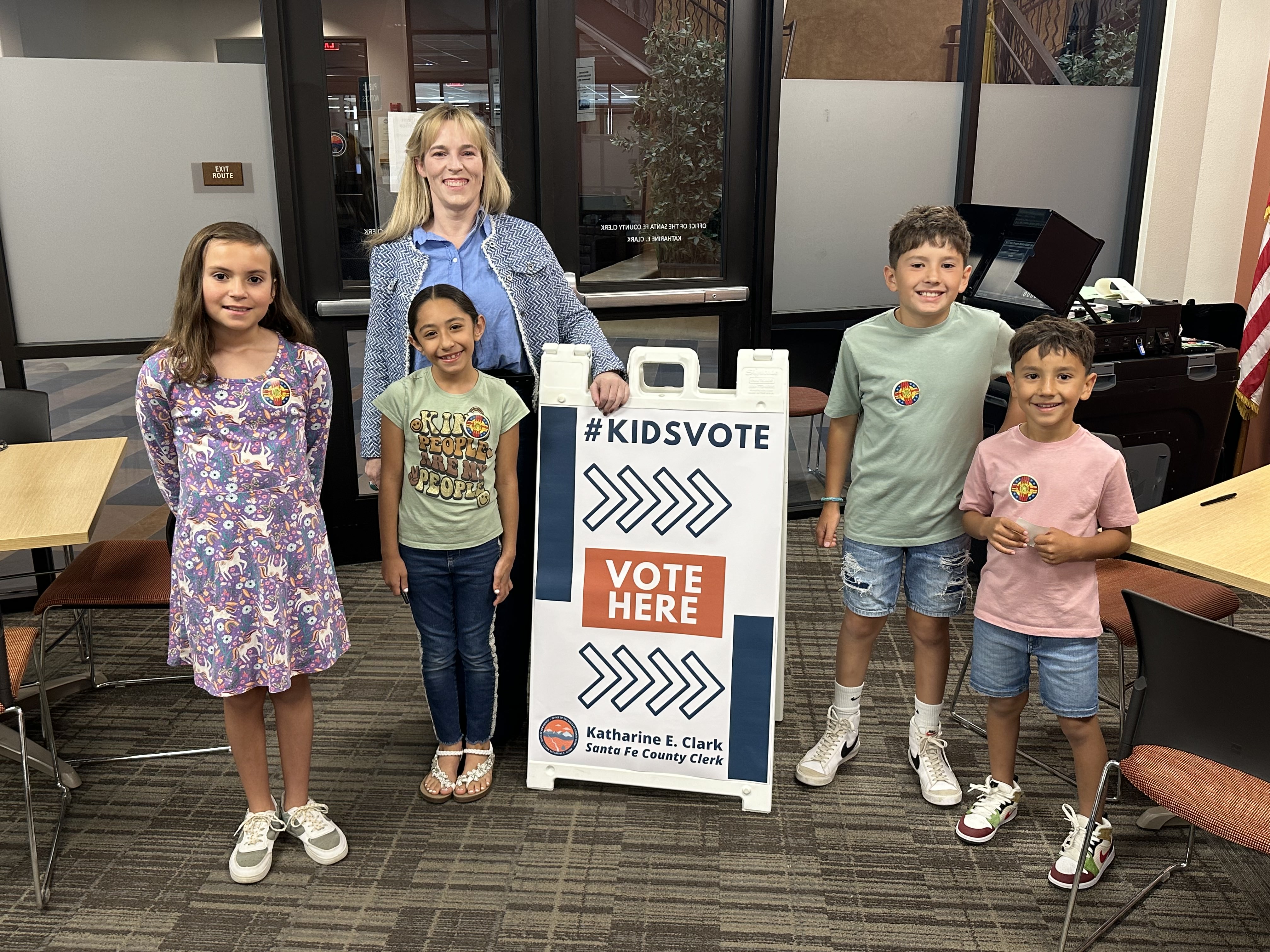 KidsVote- group pic of Clerk Clark and 4 kdis